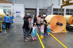 2016 Visit to factory by weekend school students